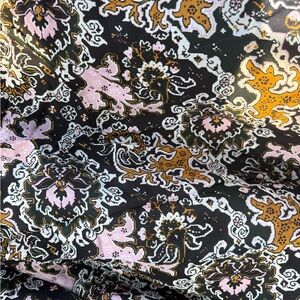Floral paisley Patterned silk fabric, textile 4+ yards. NWOT sewing supplies.